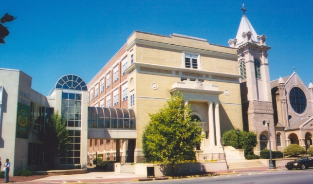 美国红河岸基督高中Red Bank Catholic High School